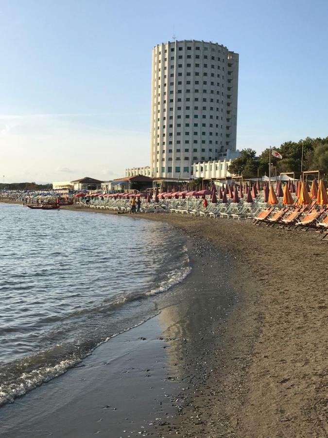 Ancora Bilocale Villa Marina di Massa Exteriör bild